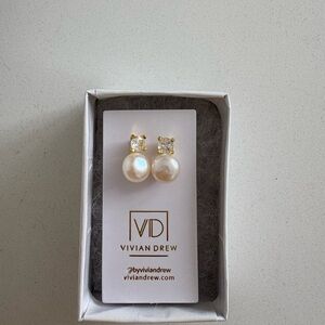 Pearl and Gold Stud Earrings